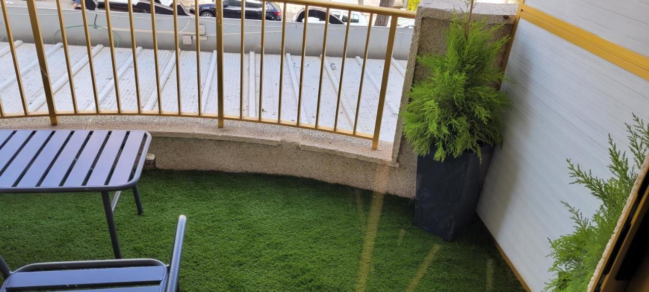 Aparthotel Inter2: New Self-Check-In Apartments with Garage Salou Exterior photo