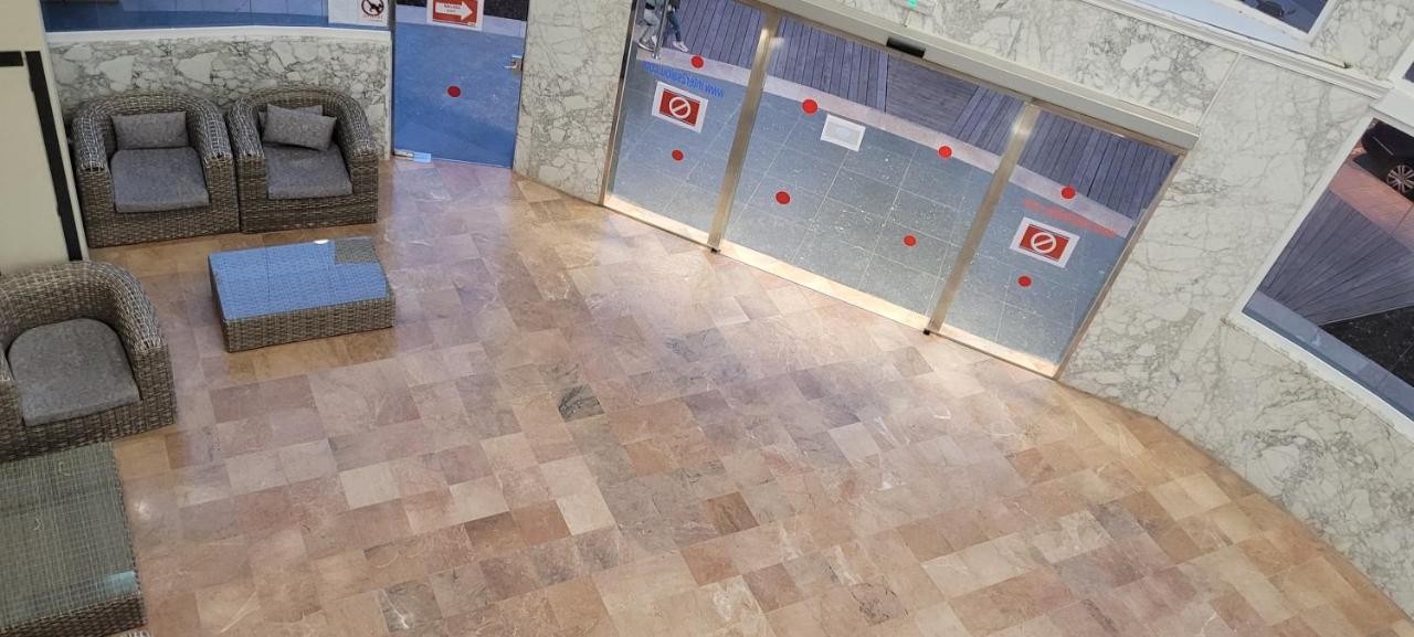 Aparthotel Inter2: New Self-Check-In Apartments with Garage Salou Exterior photo