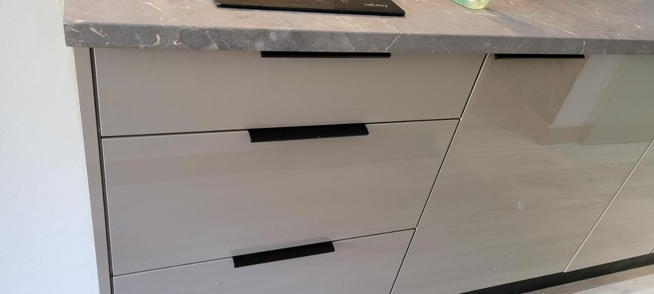 Aparthotel Inter2: New Self-Check-In Apartments with Garage Salou Exterior photo