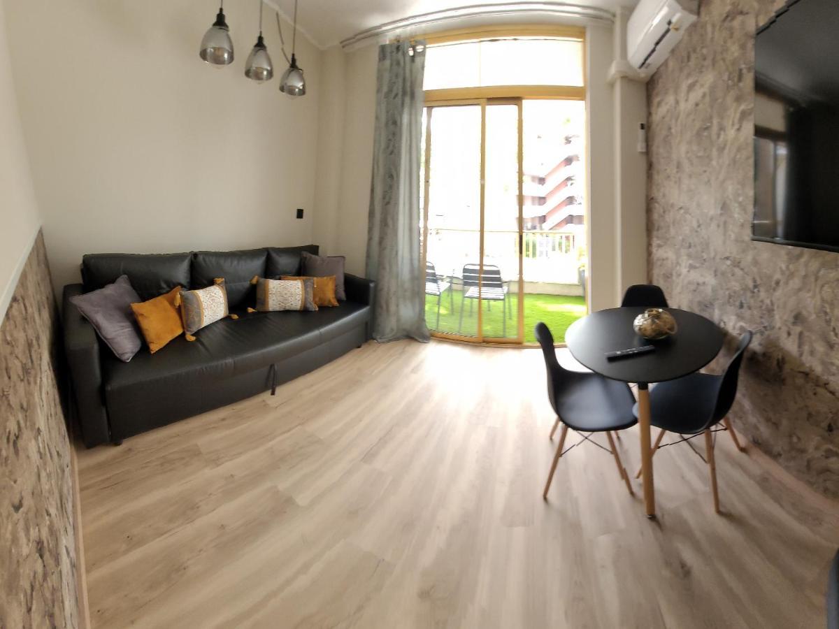 Aparthotel Inter2: New Self-Check-In Apartments with Garage Salou Exterior photo