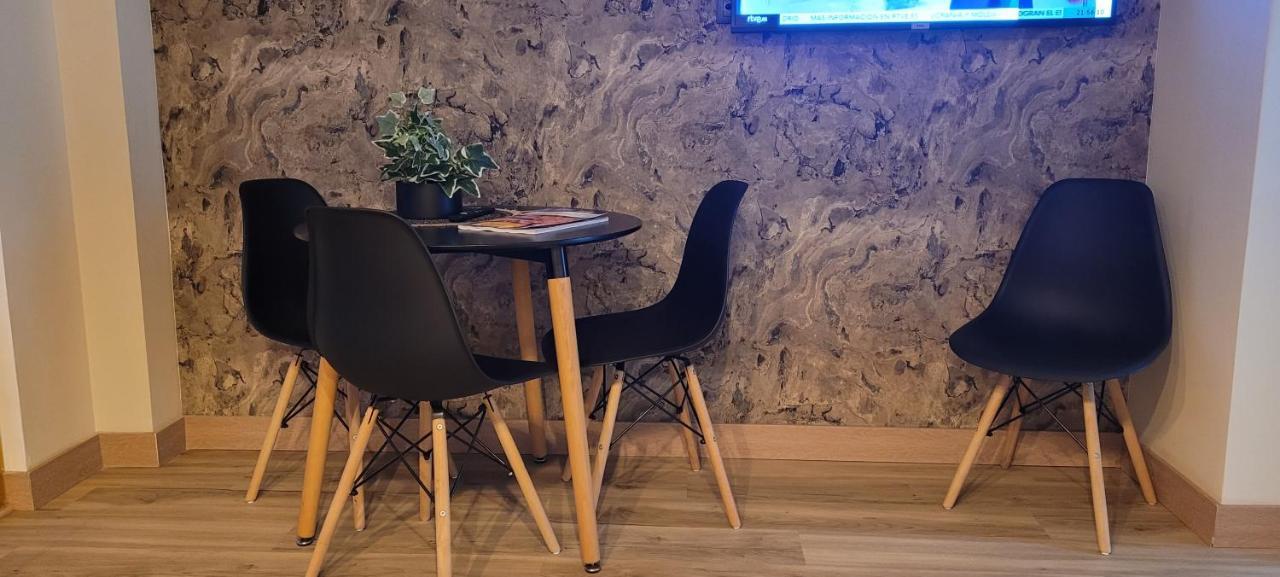 Aparthotel Inter2: New Self-Check-In Apartments with Garage Salou Exterior photo
