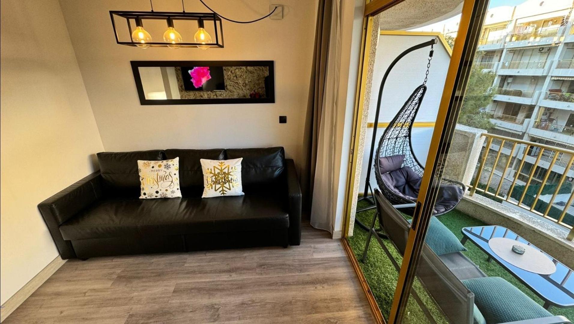 Aparthotel Inter2: New Self-Check-In Apartments with Garage Salou Exterior photo