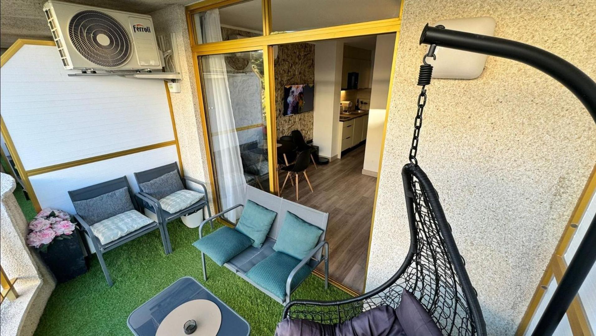 Aparthotel Inter2: New Self-Check-In Apartments with Garage Salou Exterior photo