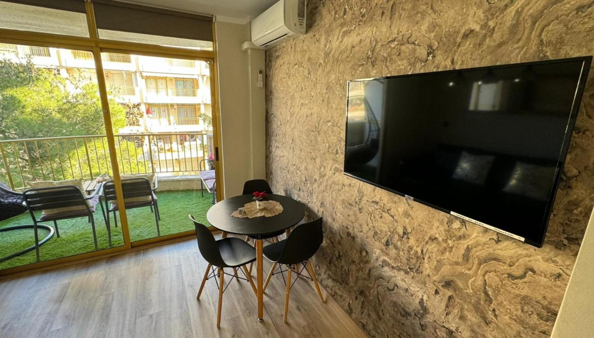 Aparthotel Inter2: New Self-Check-In Apartments with Garage Salou Exterior photo